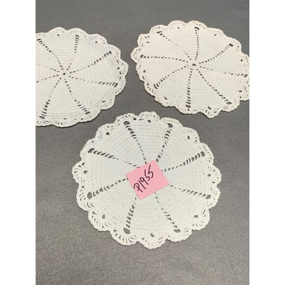 Set of 3 Handmade Vintage Crochet Doilies - Picture 6 of 6
